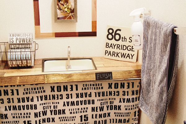 除了種類豐富的玩具之外,百元店也有適合成年人的時(shí)尚雜貨。在這些商店里,總有一些東西能引起您的興趣。